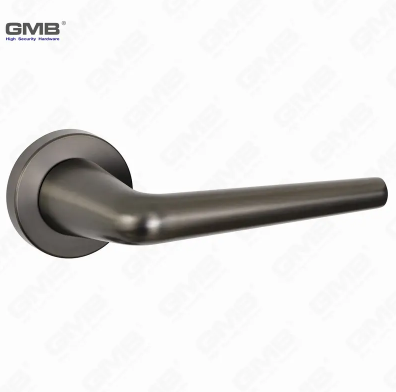 Jak zainstalować uchwyt drzwi krok po kroku